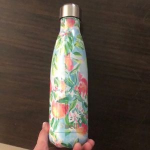 Lilly Pulitzer Accessories - Lilly Pulitzer Swell Starbucks peach Lilly Pulitzer Accessories - Lilly Pulitzer Swell Starbucks peach